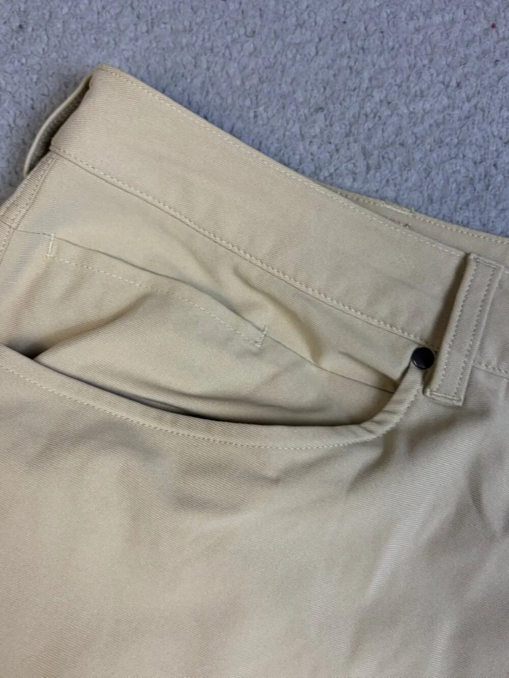 Lululemon Commission Pants Mens 44x33 Beige Performance Chino Stretch Pockets